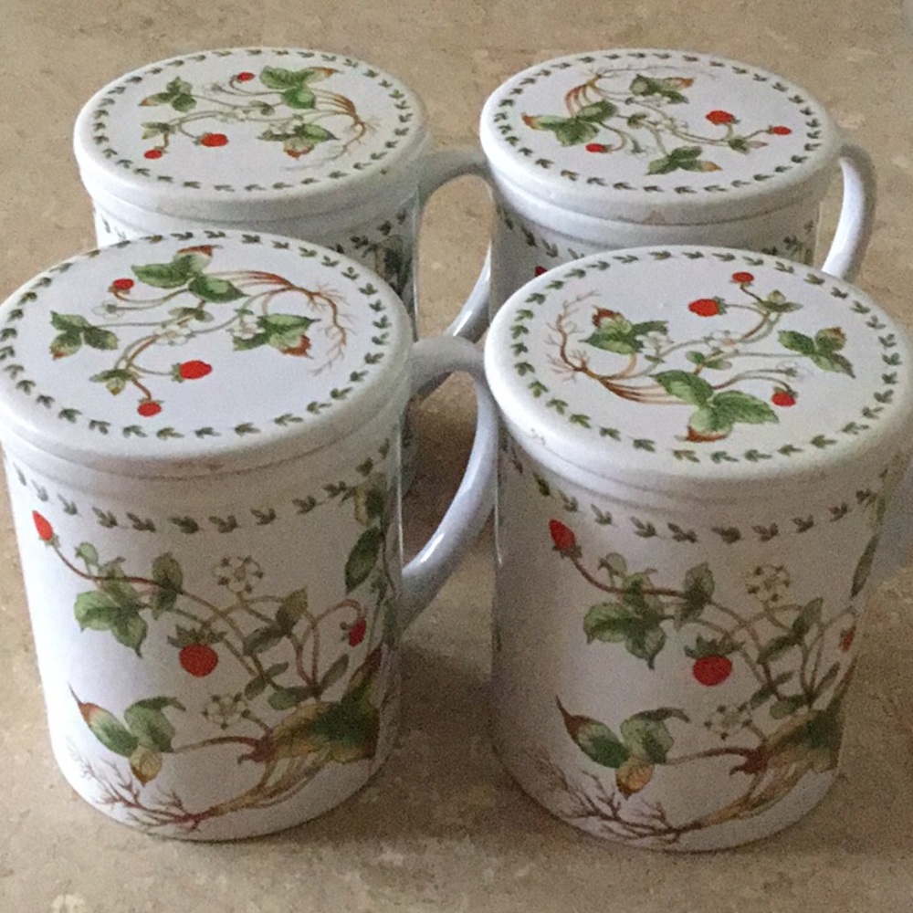 Mugs with lids